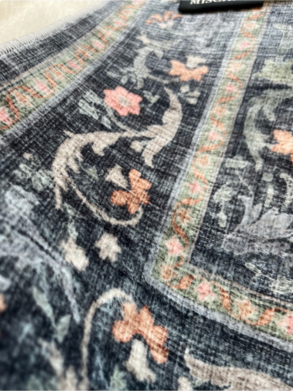 Two Badgley Mischka Rugs (2x3 Rug & 2.5 ft x 6 ft Runner) NWOT - Picture 10 of 16